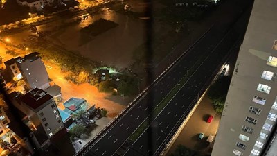 View - 	Ảnh hưởng hoàn lưu bão số 3, Hà Nội có mưa lớn gây ngập úng cục bộ